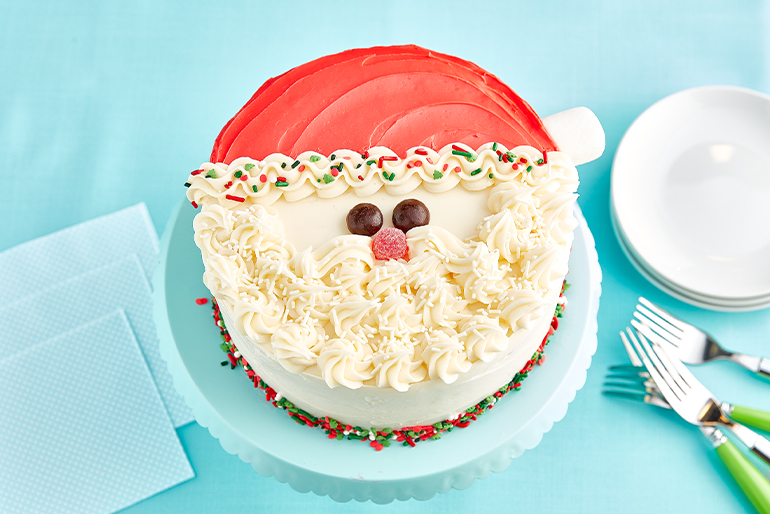 Cake decorated with white and red frosting