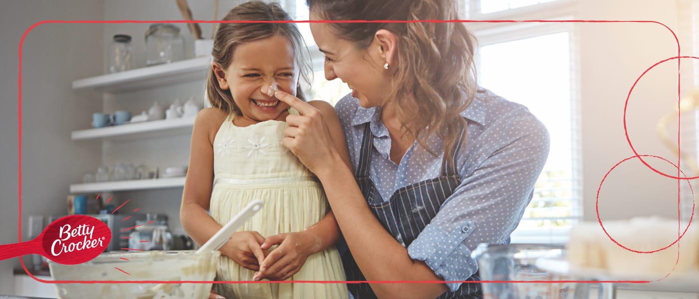 Mamá e hija cocinando