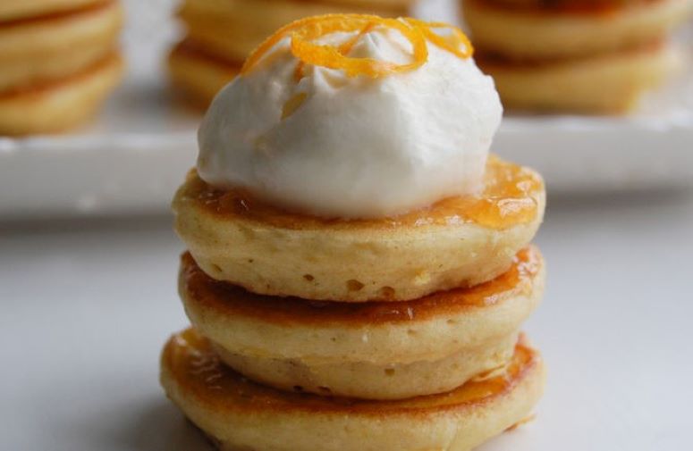 Torre de mini pancakes de Mimosa